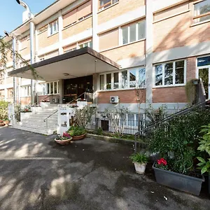 Casa Per Ferie Opera Don Calabria Гостевой дом